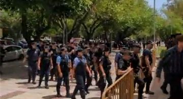 Impresionante despliegue policial por la convocatoria antiminera frente al Poder Judicial