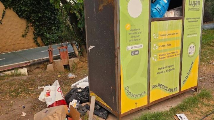 Basura acumulada: la triste postal de la calle Roque Saénz Peña