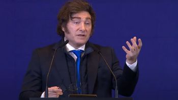 Milei criticó el endeudamiento de Macri frente a Caputo