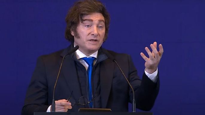 Milei criticó el endeudamiento de Macri frente a Caputo