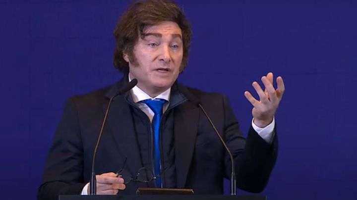 Milei criticó el endeudamiento de Macri frente a Caputo