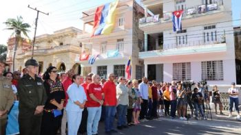 Se metió Cuba en la disputa Estados Unidos-Venezuela y tildó de “farsa” la guerra antidroga