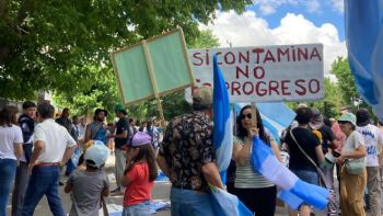 Ambientalistas viralizaron flyers con recomendaciones “en caso de detención” 