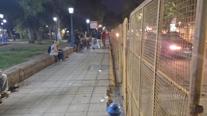 Llegan los ambientalistas antimineros a la Plaza Independencia