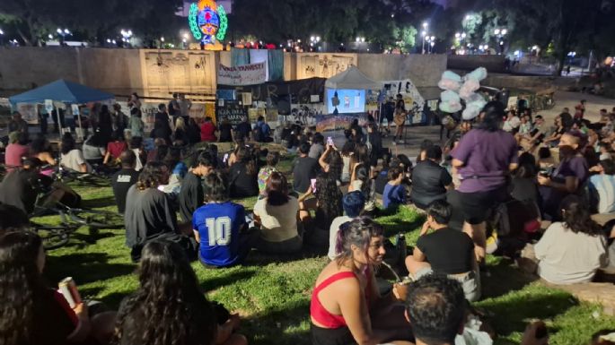 Llegan los ambientalistas antimineros a la Plaza Independencia