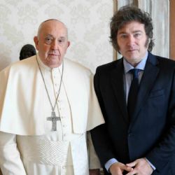 Tras la muerte de Francisco, Milei suspendió el arranque de la campaña electoral