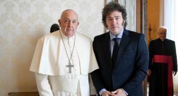 Tras la muerte de Francisco, Milei suspendió el arranque de la campaña electoral