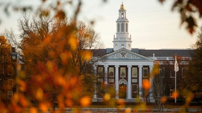 Harvard arremete contra Trump porque el recorte de subsidios