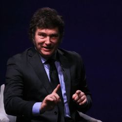 Milei arremetió contra periodistas y "econochantas"
