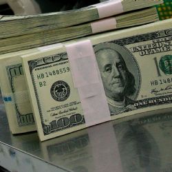 Nuevo récord de compra de dólares