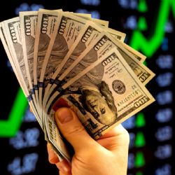 Balance negativo: entre enero y marzo salieron del país USD 5.191 millones más de los que entraron