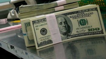 El dólar comenzó la semana en alza y subió $20 