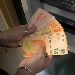 Por qué las tasas de interés de los préstamos superan por 100 puntos a la renta de un plazo fijo