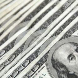 El dólar más cerca de los $ 1.200, tercer día de suba