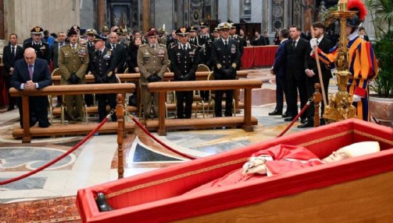 Continúa la multitudinaria despedida al papa Francisco