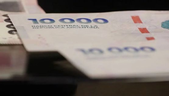 En menos de un año, el billete de $10.000 ya perdió un 21% de poder de compra