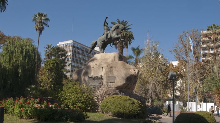 Se espera un sábado “caluroso” con alerta por Zonda