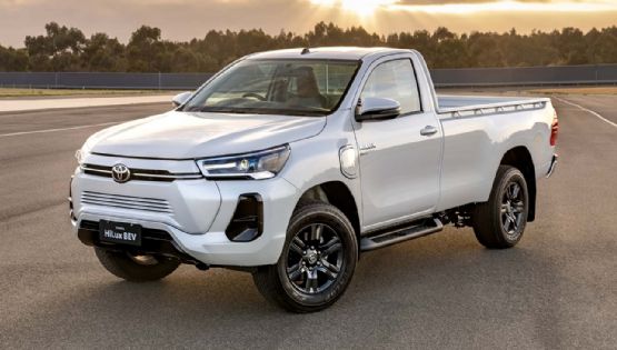 Qué se sabe de la Toyota Hilux eléctrica que se fabricará en Argentina