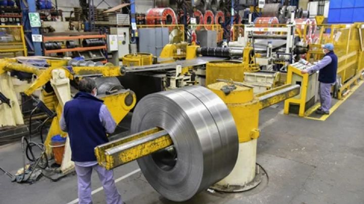 La actividad económica cayó 1,8% con respecto a febrero