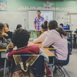 Una escuela elimina las materias y deja que los alumnos diseñen su propio programa