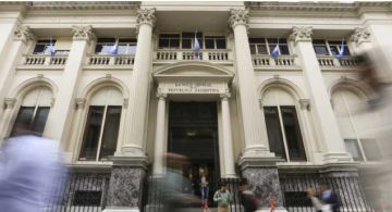 Las reservas netas negativas ya superan los US$ 7.100 millones y el Gobierno le pone velas al FMI