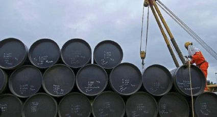 Acuerdan liberación de reservas de petróleo para frenar el impacto de la guerra