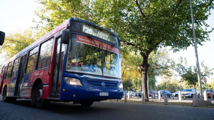 A partir de este lunes, el boleto de colectivo cuesta $1.000