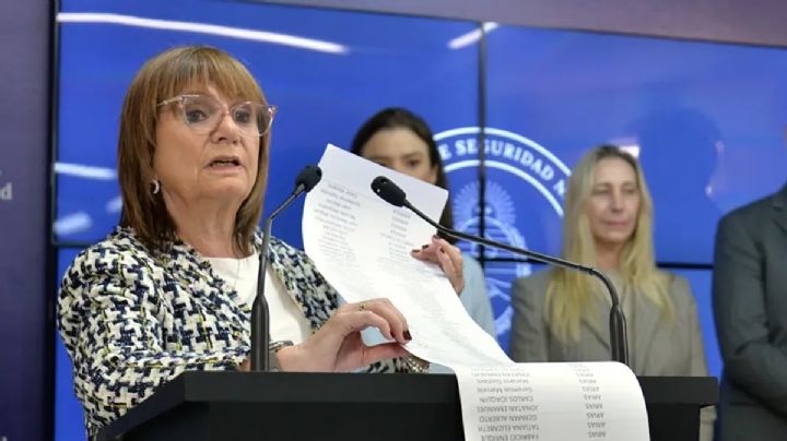 Bullrich envió un listado a EEUU para restringir el ingreso de 15 mil barras