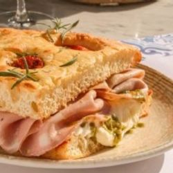 Imperdible: así se hace la focaccia con pesto y mortadela