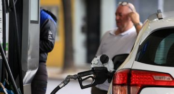 A 15 días de bajarlos, YPF aumentó sus precios