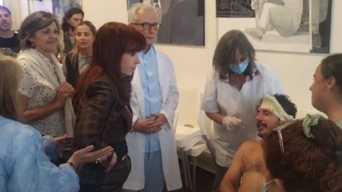 Cristina Kirchner asistió a un dirigente herido en la marcha de jubilados
