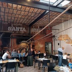 El 76% afirmó que dejó de salir a comer afuera