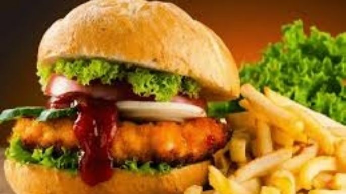 El 76% afirmó que dejó de salir a comer afuera