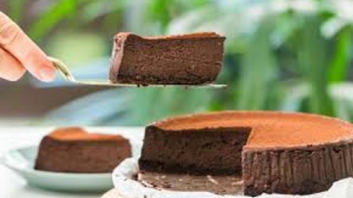Riquísima tarta de queso y chocolate con tres ingredientes