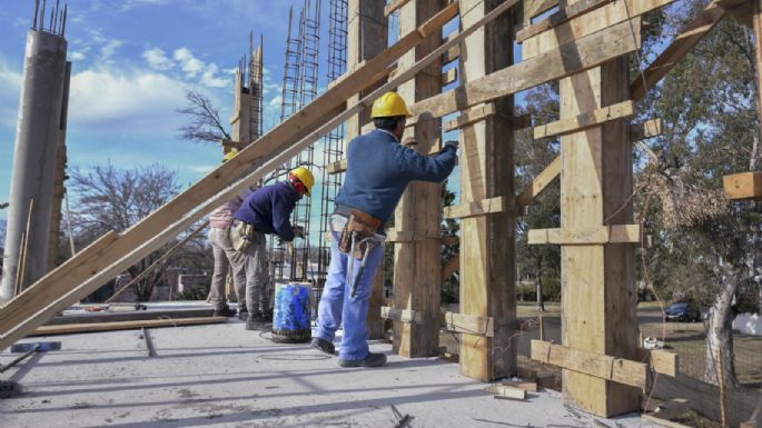 Cae el empleo registrado y aumentan los monotributistas