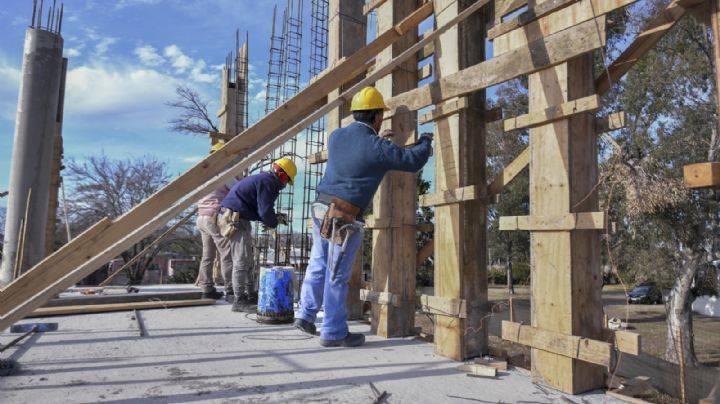 Cae el empleo registrado y aumentan los monotributistas