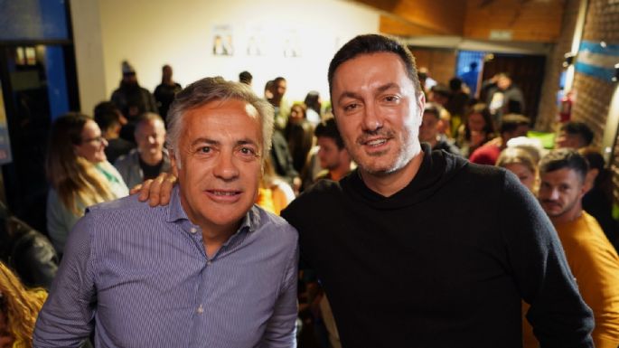 Una encuesta empuja a Cornejo hacia un acuerdo con Milei