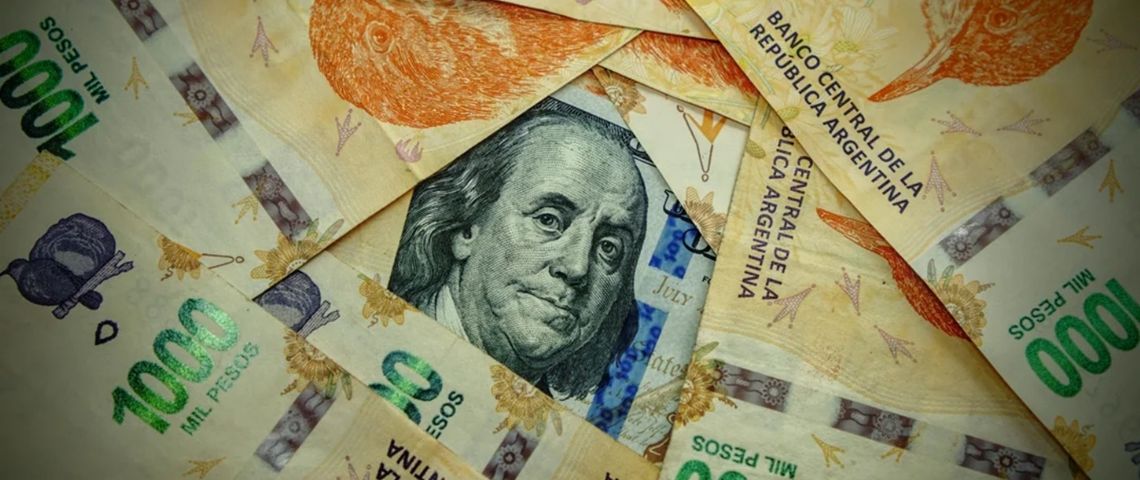 El dólar oficial volvió a tocar los $1.300: que pasó con el dólar blue 