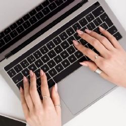 Cinco trucos para limpiar el teclado de tu computadora