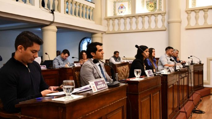 Mates de regalo y tablets: los millonarios pedidos del Concejo Deliberante de Guaymallén