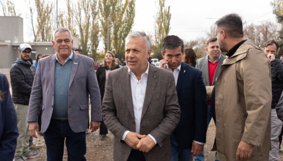 Alfredo Cornejo, otra vez junto a un intendente del PJ