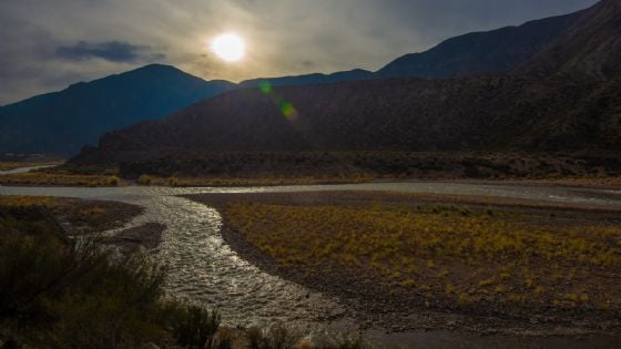 ¿Corre el agua hacia arriba?