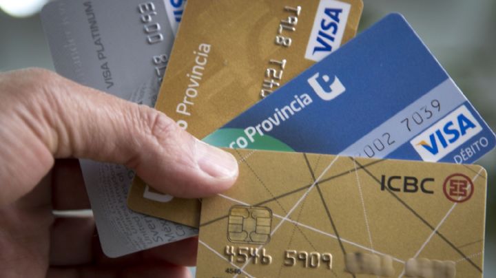 Preparan medidas para habilitar pagos con tarjeta de crédito en dólares