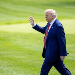 Donald Trump firmó un decreto para desalojar de las calles a personas sin hogar