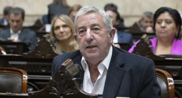 Cobos lapidario: "El frente debería cambiar de nombre y color"