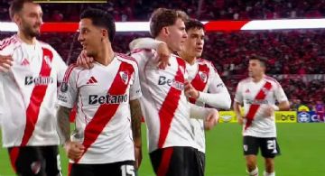 River goleó y clasificó a octavos