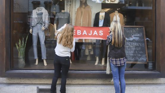 En julio, el consumo de bienes y servicios registró un leve crecimiento 