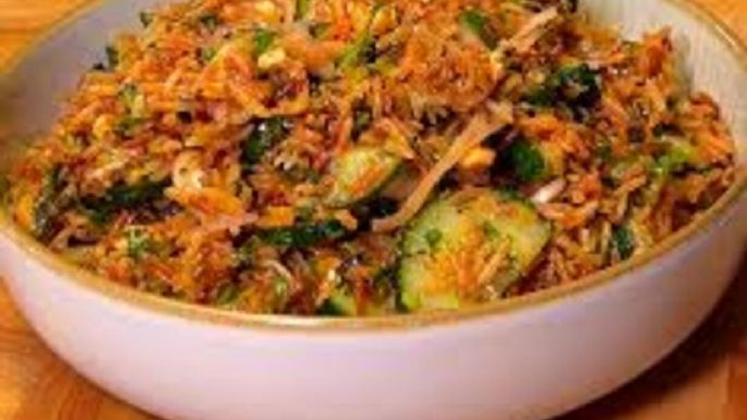 Tentate con esta ensalada de arroz crispy