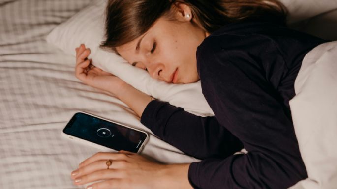 El sencillo truco para "apagar el cerebro" y dormir en unos minutos