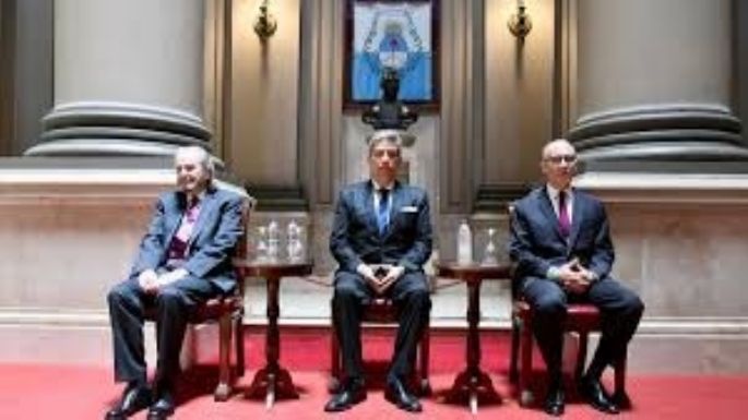 Ahora el Gobierno no descarta postular a una mujer a la Corte